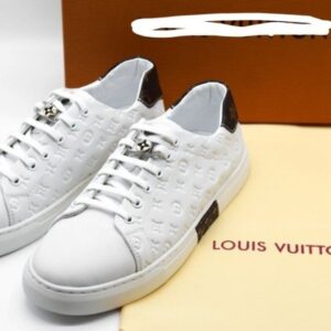[국내배송]루이비통 로고 포인트 화이트 스니커즈