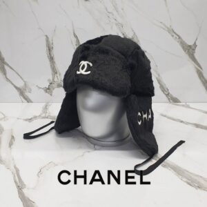 [국내배송]샤넬 자수로고 트래퍼햇 윈터캡
