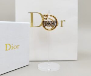 [국내배송]디올 로고 트라벨 링 이어링