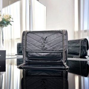 [국내배송]생로랑 니키백 베이비 블랙