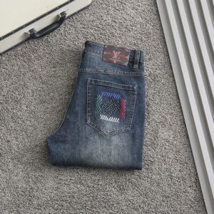 [국내배송]루이비통 2025FW 백포켓 포인트 엠보로고 스판 데님 워싱진