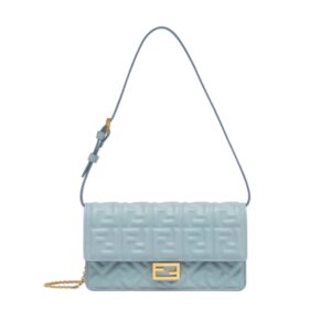 [프리미엄/해외배송]펜디 바게트 체인 WOC(스카이 블루)